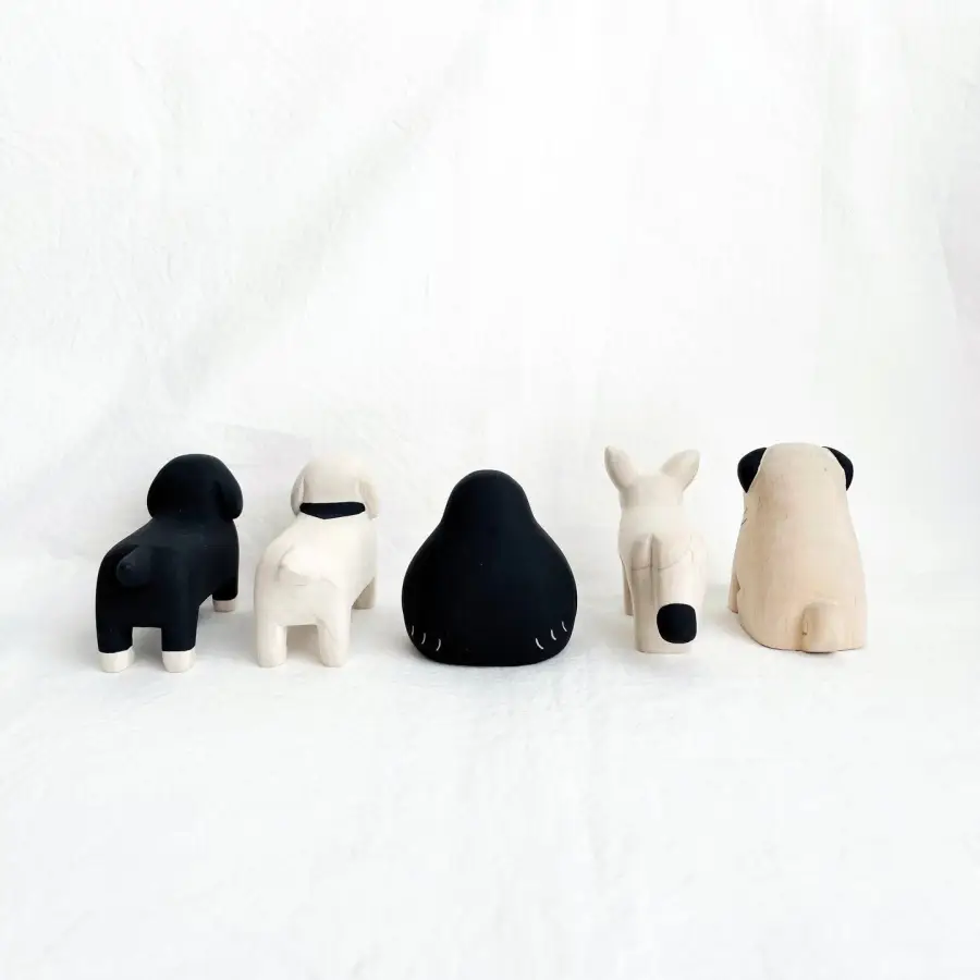 Figurine Chien Carlin en Bois - Image 11