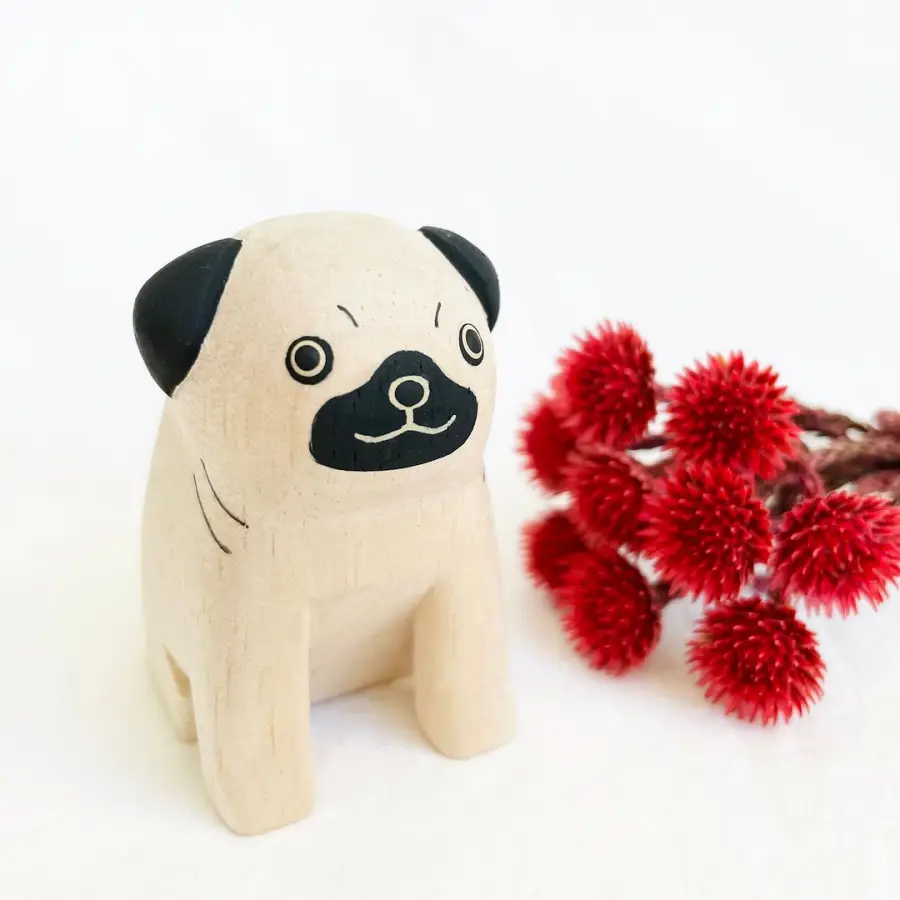 Figurine Chien Carlin en Bois - Image 6