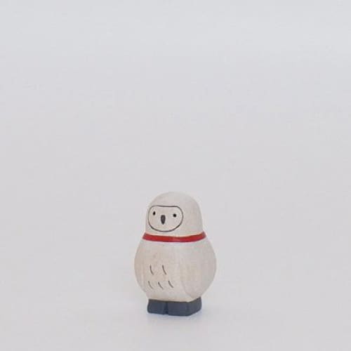 Figurine en bois - Bébé chouette écharpe rouge - Image 2
