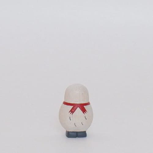 Figurine en bois - Bébé chouette écharpe rouge - Image 4