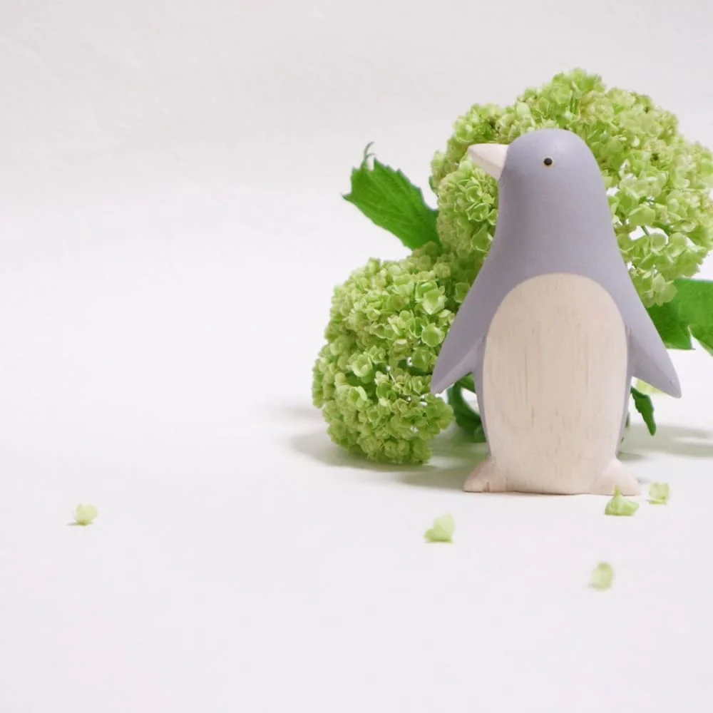 Figurine en bois été - Penguin gris - Image 3
