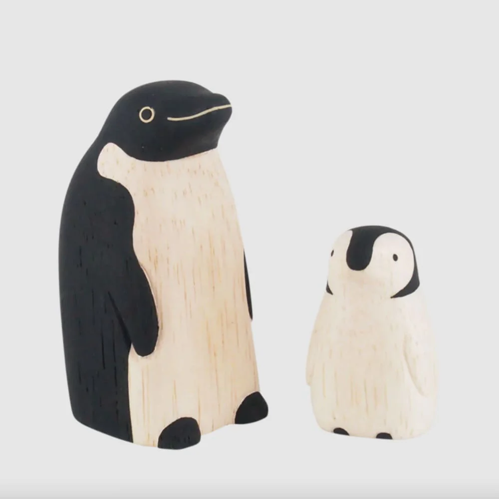 Figurine en bois Oyako - Bébé pingouin - Image 2