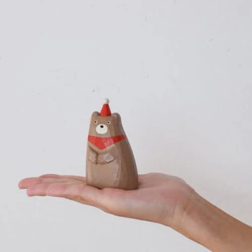 Figurine en bois série de Noël "se blottir" - Ours - Image 6