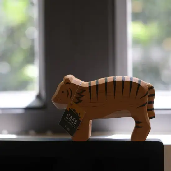 Figurine Tigre de Sumatra en bois | HAKOBUNE - Image 3